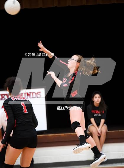 Thumbnail 1 in Gustine @ Strawn photogallery.
