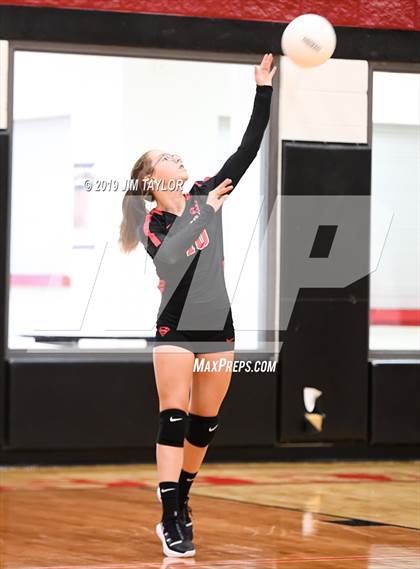 Thumbnail 3 in Gustine @ Strawn photogallery.