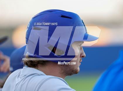 Thumbnail 2 in Holliday vs. Brock (UIL 3A Playoff) photogallery.