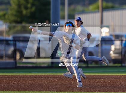 Thumbnail 2 in Holliday vs. Brock (UIL 3A Playoff) photogallery.