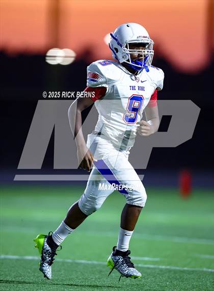 Thumbnail 1 in FR: Grand Oaks (blue) vs Oak Ridge photogallery.