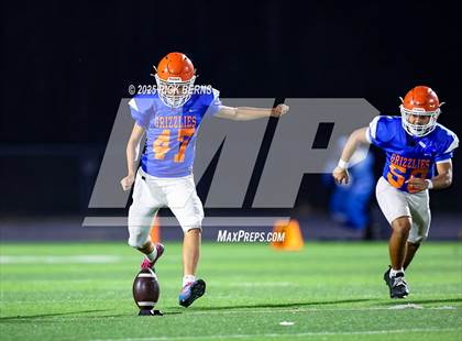 Thumbnail 3 in FR: Grand Oaks (blue) vs Oak Ridge photogallery.