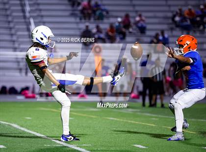 Thumbnail 1 in FR: Grand Oaks (blue) vs Oak Ridge photogallery.