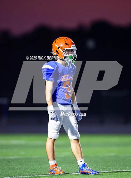 Thumbnail 2 in FR: Grand Oaks (blue) vs Oak Ridge photogallery.