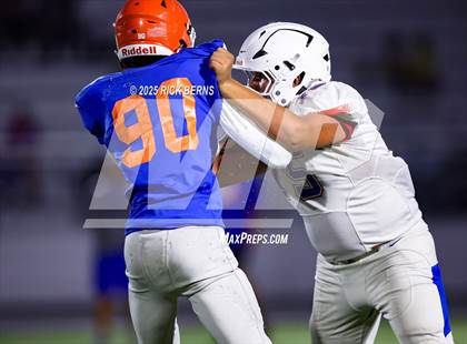 Thumbnail 1 in FR: Grand Oaks (blue) vs Oak Ridge photogallery.