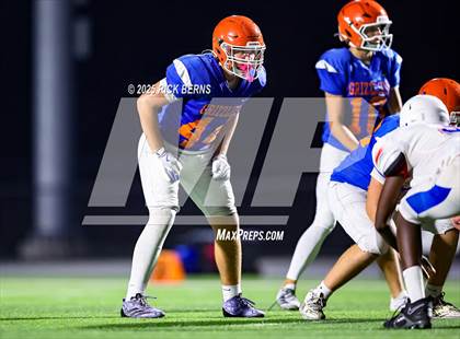 Thumbnail 3 in FR: Grand Oaks (blue) vs Oak Ridge photogallery.