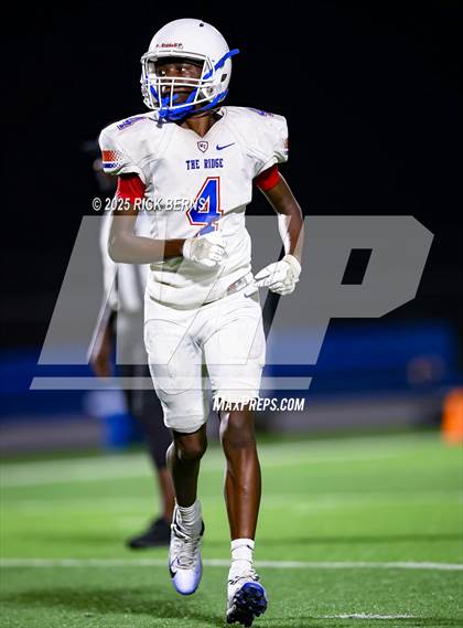 Thumbnail 3 in FR: Grand Oaks (blue) vs Oak Ridge photogallery.