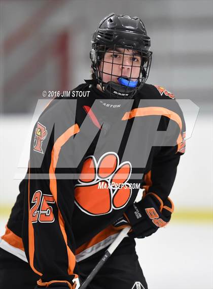 Thumbnail 1 in Ridgefield vs. Simsbury (Carrano Cup Semifinal) photogallery.
