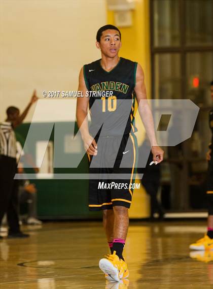 Thumbnail 3 in Saint Francis vs. Vanden (Gauchos Holiday Classic) photogallery.