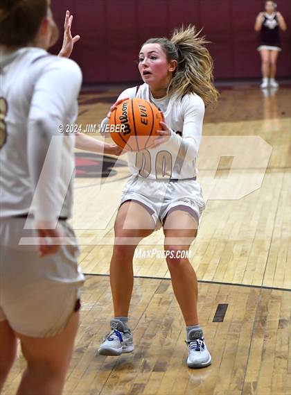 Thumbnail 3 in Quinton vs Warner (Warner Eagle Classic) photogallery.