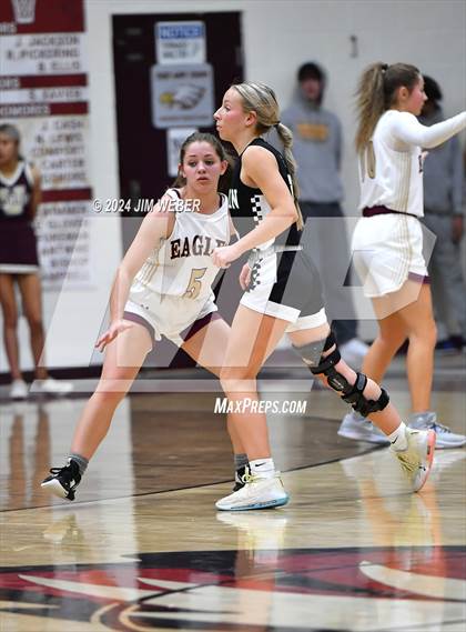 Thumbnail 1 in Quinton vs Warner (Warner Eagle Classic) photogallery.