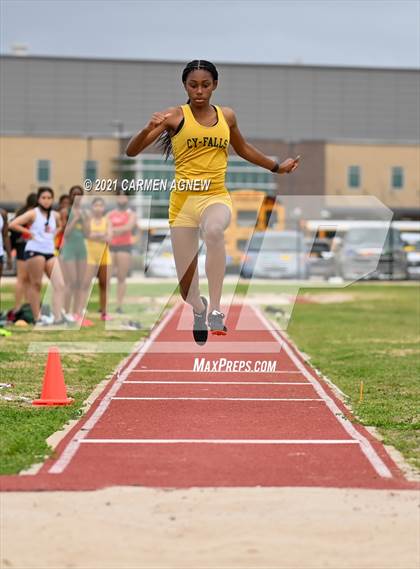 Thumbnail 3 in Bridgeland High School Invitational photogallery.