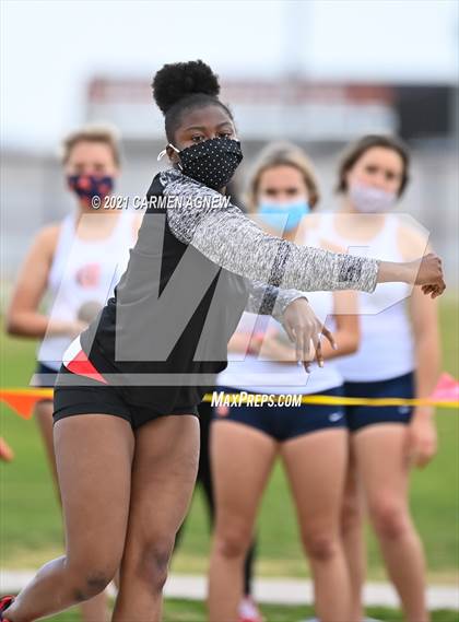 Thumbnail 3 in Bridgeland High School Invitational photogallery.