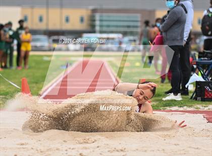 Thumbnail 3 in Bridgeland High School Invitational photogallery.