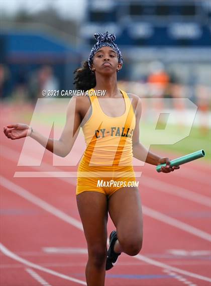 Thumbnail 1 in Bridgeland High School Invitational photogallery.
