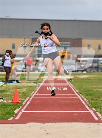 Thumbnail 3 in Bridgeland High School Invitational photogallery.
