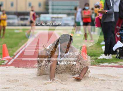 Thumbnail 3 in Bridgeland High School Invitational photogallery.