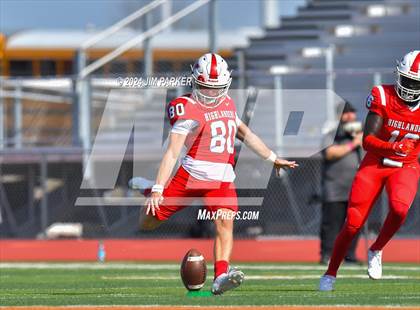 Thumbnail 3 in The Woodlands vs. Duncanville (UIL 6A D1 Football Regional Playoff) photogallery.