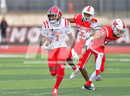 Thumbnail 2 in The Woodlands vs. Duncanville (UIL 6A D1 Football Regional Playoff) photogallery.