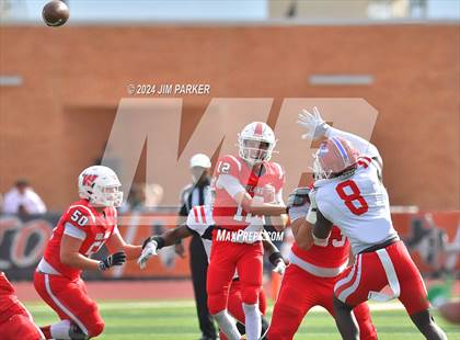 Thumbnail 1 in The Woodlands vs. Duncanville (UIL 6A D1 Football Regional Playoff) photogallery.