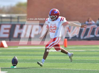 Thumbnail 3 in The Woodlands vs. Duncanville (UIL 6A D1 Football Regional Playoff) photogallery.
