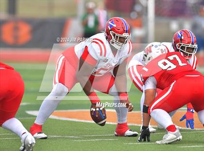 Thumbnail 2 in The Woodlands vs. Duncanville (UIL 6A D1 Football Regional Playoff) photogallery.