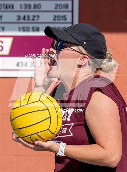 Thumbnail 3 in Whitney vs Sonora photogallery.