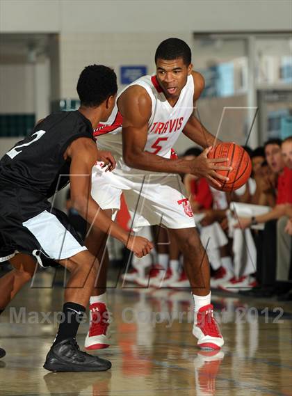 Thumbnail 3 in Miller vs. Fort Bend Travis (MaxPreps Holiday Classic) photogallery.