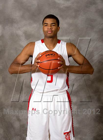 Thumbnail 2 in Miller vs. Fort Bend Travis (MaxPreps Holiday Classic) photogallery.