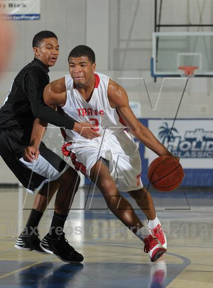 Thumbnail 2 in Miller vs. Fort Bend Travis (MaxPreps Holiday Classic) photogallery.