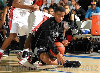 Thumbnail 2 in Miller vs. Fort Bend Travis (MaxPreps Holiday Classic) photogallery.