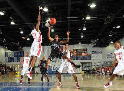 Thumbnail 3 in Miller vs. Fort Bend Travis (MaxPreps Holiday Classic) photogallery.