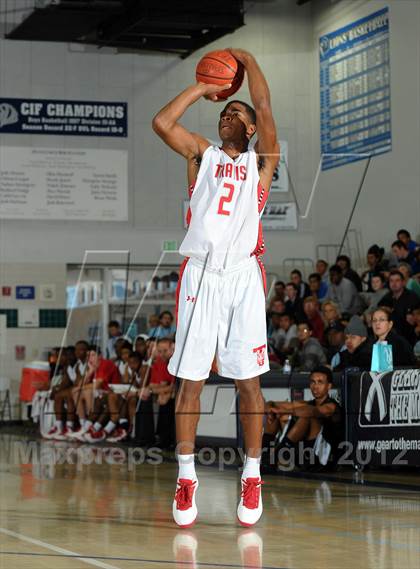 Thumbnail 1 in Miller vs. Fort Bend Travis (MaxPreps Holiday Classic) photogallery.