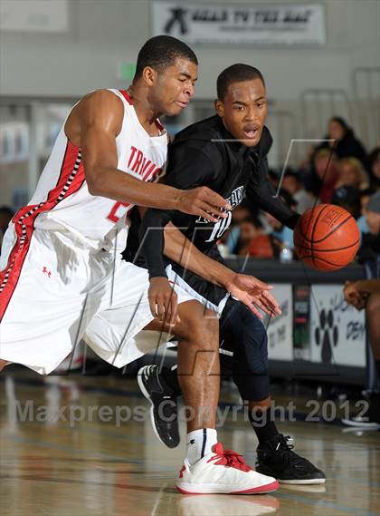 Thumbnail 3 in Miller vs. Fort Bend Travis (MaxPreps Holiday Classic) photogallery.