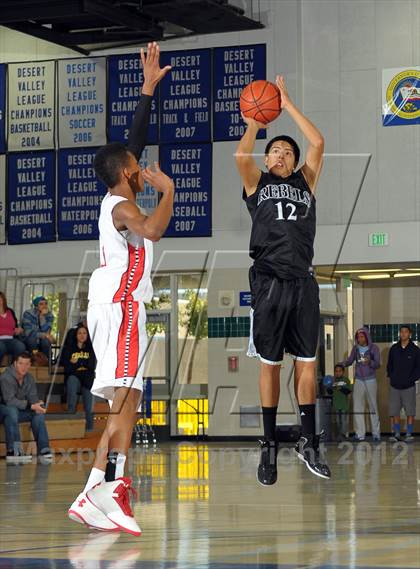 Thumbnail 2 in Miller vs. Fort Bend Travis (MaxPreps Holiday Classic) photogallery.