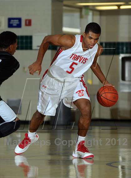 Thumbnail 2 in Miller vs. Fort Bend Travis (MaxPreps Holiday Classic) photogallery.
