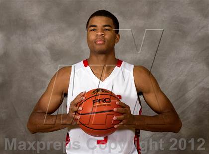 Thumbnail 3 in Miller vs. Fort Bend Travis (MaxPreps Holiday Classic) photogallery.