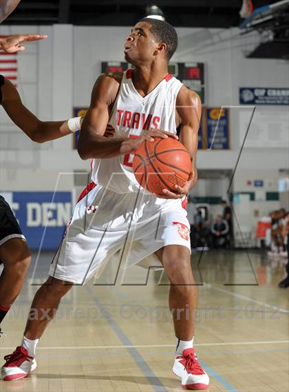 Thumbnail 2 in Miller vs. Fort Bend Travis (MaxPreps Holiday Classic) photogallery.