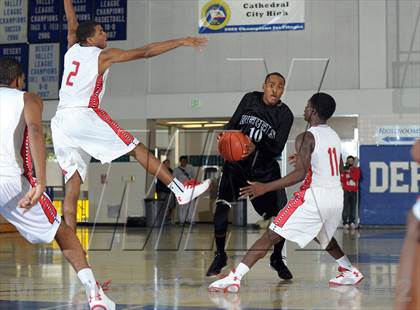 Thumbnail 2 in Miller vs. Fort Bend Travis (MaxPreps Holiday Classic) photogallery.