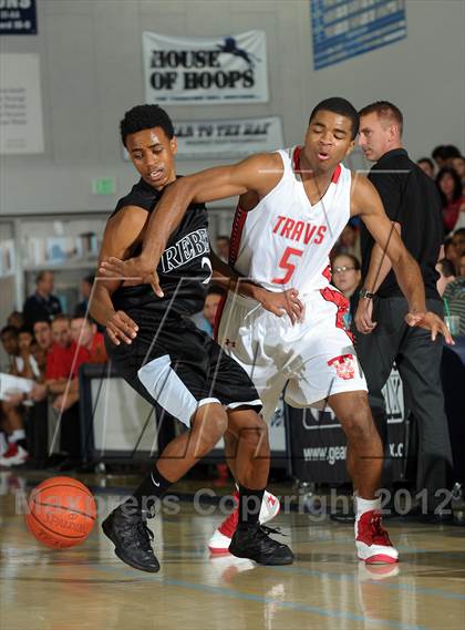 Thumbnail 2 in Miller vs. Fort Bend Travis (MaxPreps Holiday Classic) photogallery.
