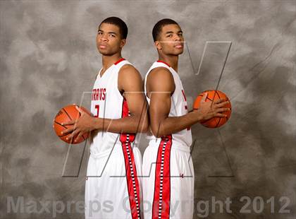 Thumbnail 1 in Miller vs. Fort Bend Travis (MaxPreps Holiday Classic) photogallery.