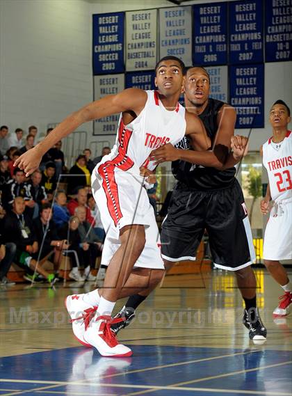 Thumbnail 3 in Miller vs. Fort Bend Travis (MaxPreps Holiday Classic) photogallery.