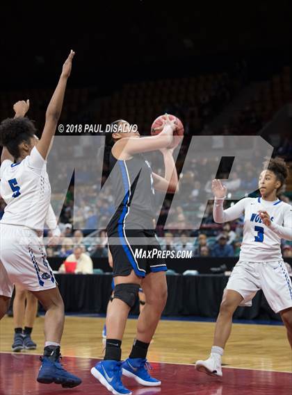 Thumbnail 1 in Grandview vs. Highlands Ranch (CHSAA 5A Great 8) photogallery.