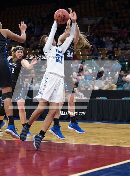 Thumbnail 3 in Grandview vs. Highlands Ranch (CHSAA 5A Great 8) photogallery.