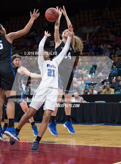 Thumbnail 2 in Grandview vs. Highlands Ranch (CHSAA 5A Great 8) photogallery.