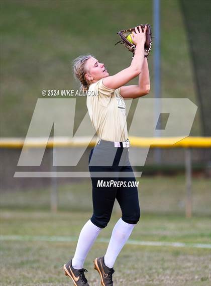 Thumbnail 2 in Lincoln vs Handley photogallery.