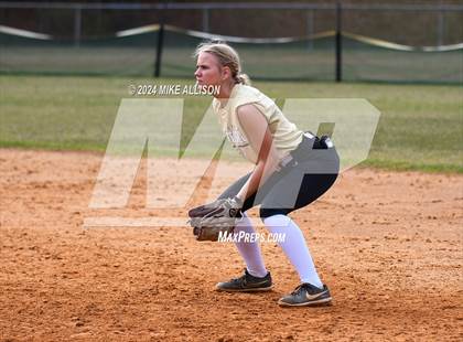 Thumbnail 2 in Lincoln vs Handley photogallery.