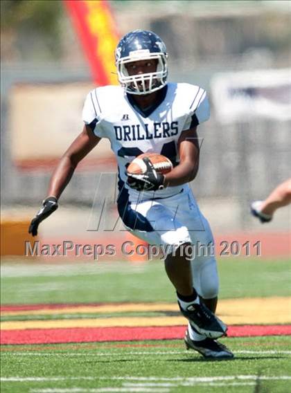 Thumbnail 1 in Timpview vs. Bakersfield (Mission Viejo Football Classic) photogallery.