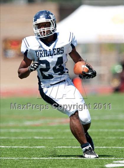 Thumbnail 1 in Timpview vs. Bakersfield (Mission Viejo Football Classic) photogallery.
