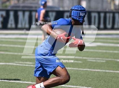 Thumbnail 2 in St. John Bosco vs. Serra (Brave 8 Invitational) photogallery.